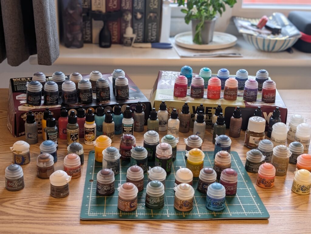 best paint sets for beginner miniature painters UK